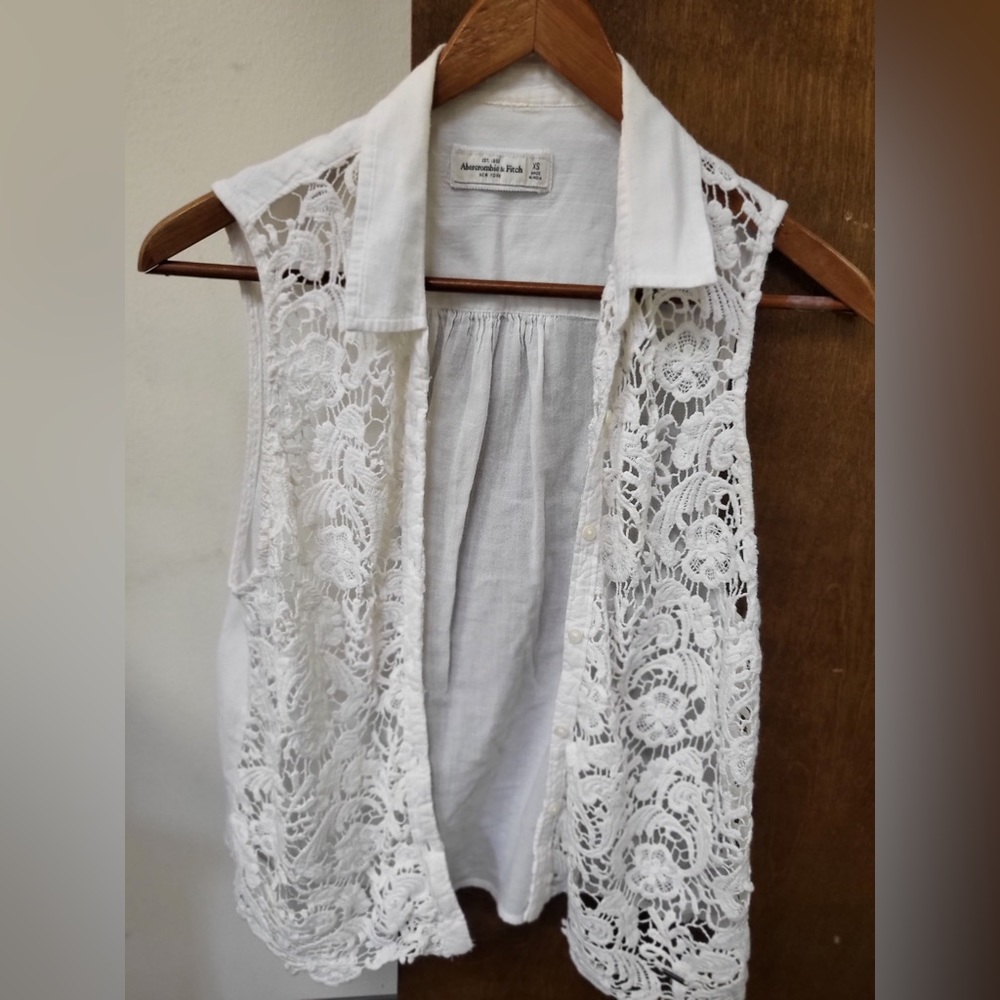 Abercrombie White Lace Blouse Size XS